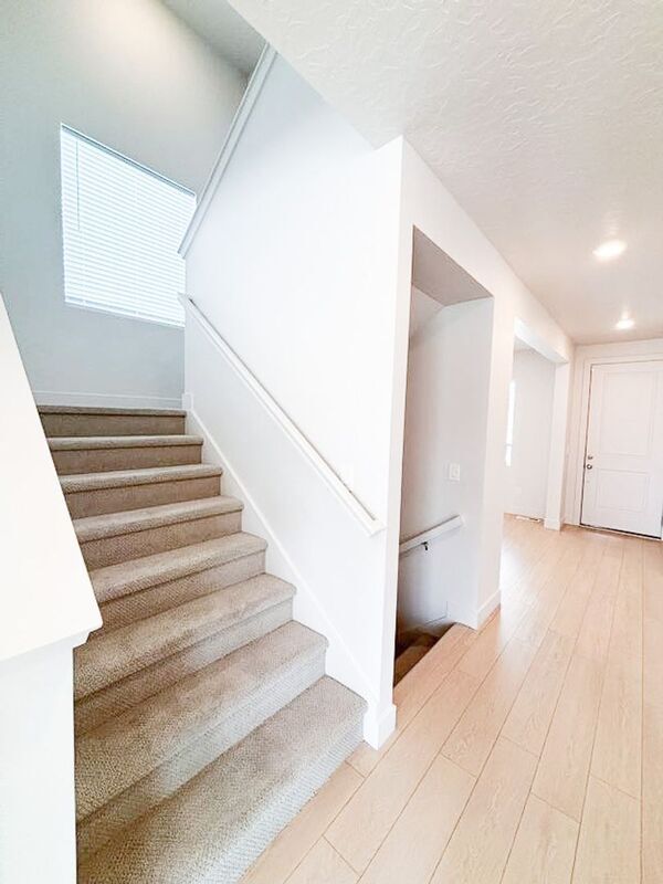 Building Photo - 414 W Snowberry Dr