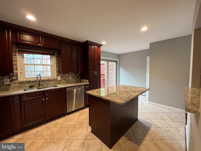 Building Photo - 11353 Cromwell Ct