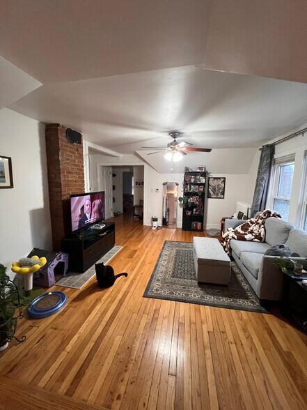 Building Photo - 17 Idlewild Park