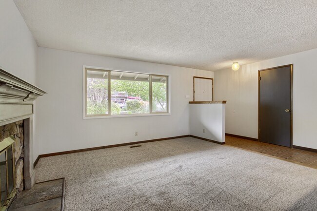 Building Photo - 1707 SW Binford Lake Pkwy