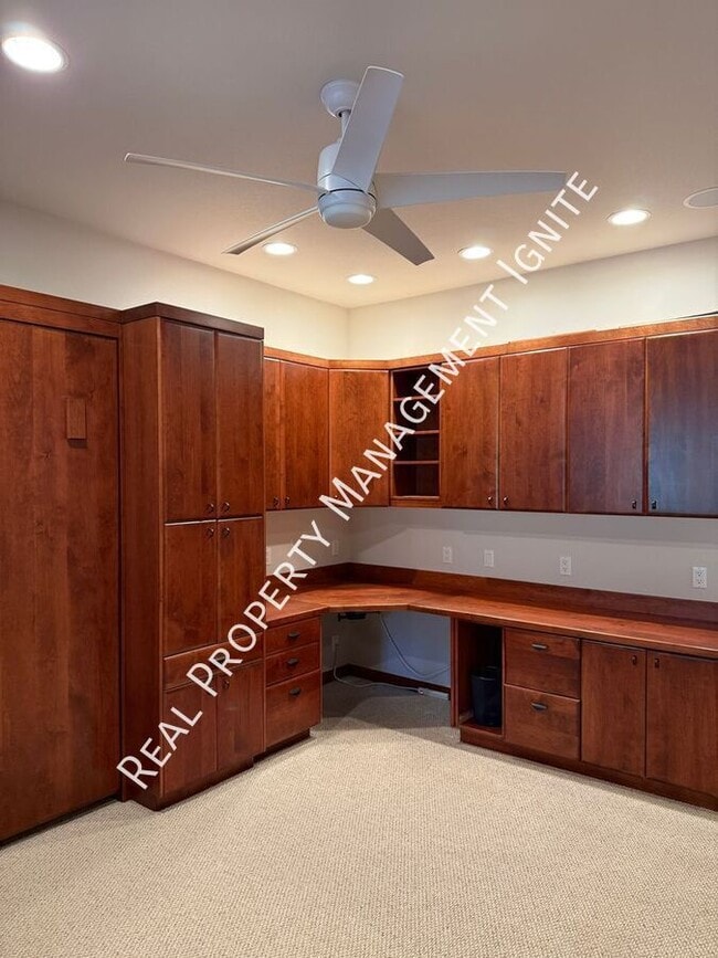 Building Photo - 3337 NW McCready Dr
