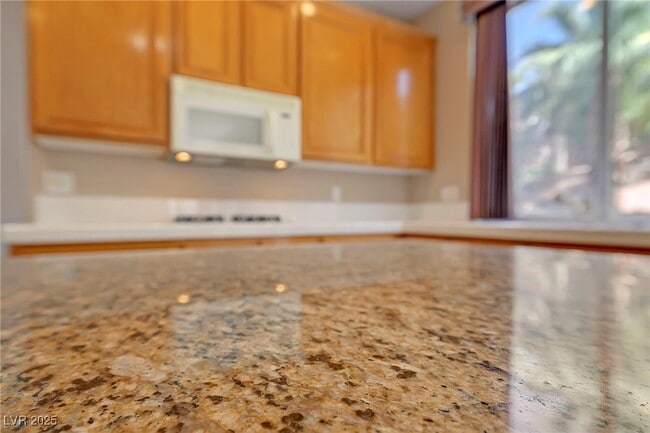 Building Photo - 2385 Stansbury Ct