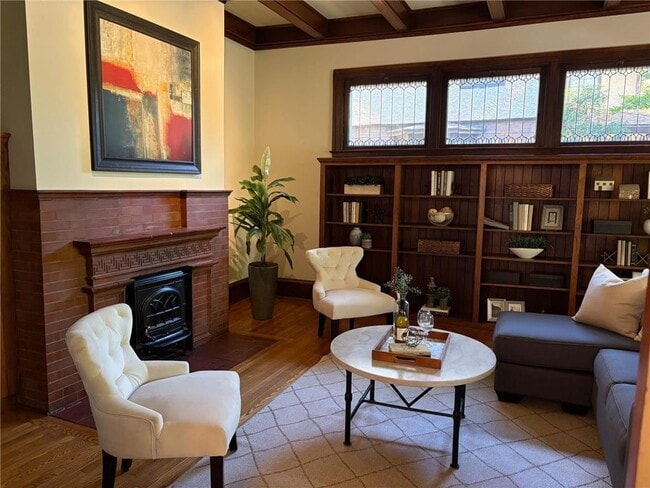 Building Photo - 1776 Knox Ave S