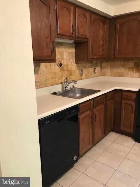 Building Photo - 16198 Henderson Ln