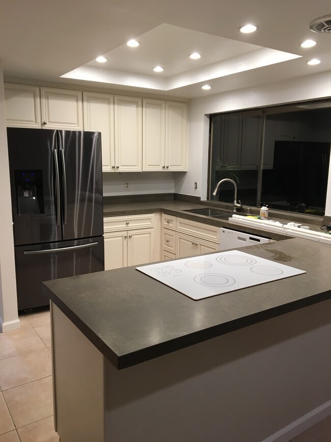 Building Photo - 40353 Sugar Bush Ct