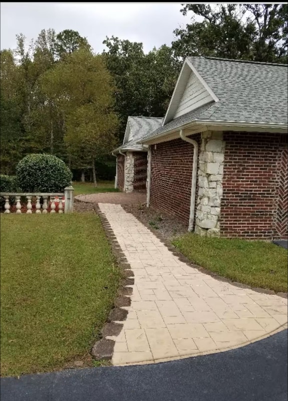 Building Photo - 3709 Woodburn Dr