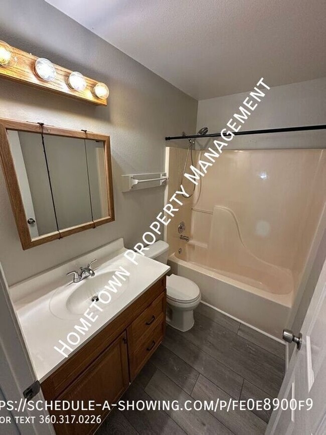 Building Photo - 16317 Birkland St SE