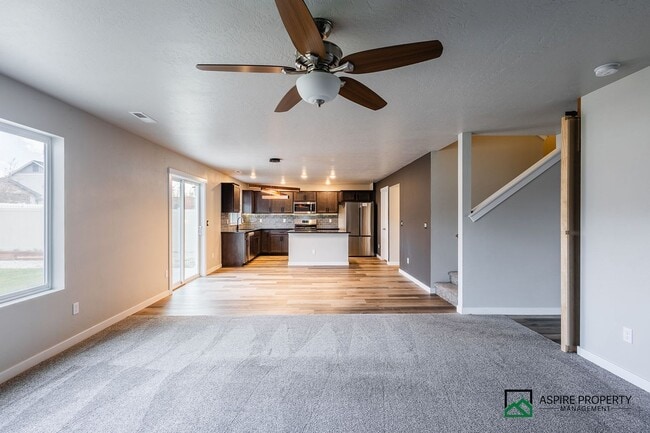 Building Photo - Upgraded 4 bed 3 bath home