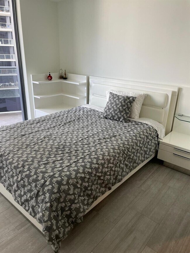 Building Photo - 1000 Brickell Plaza