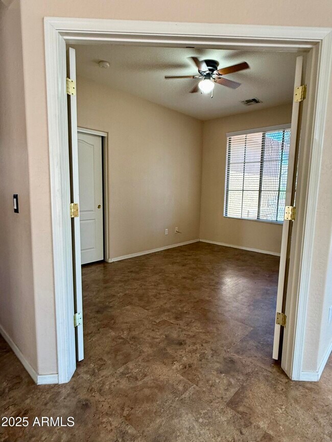 Building Photo - 11318 W Monte Vista Rd
