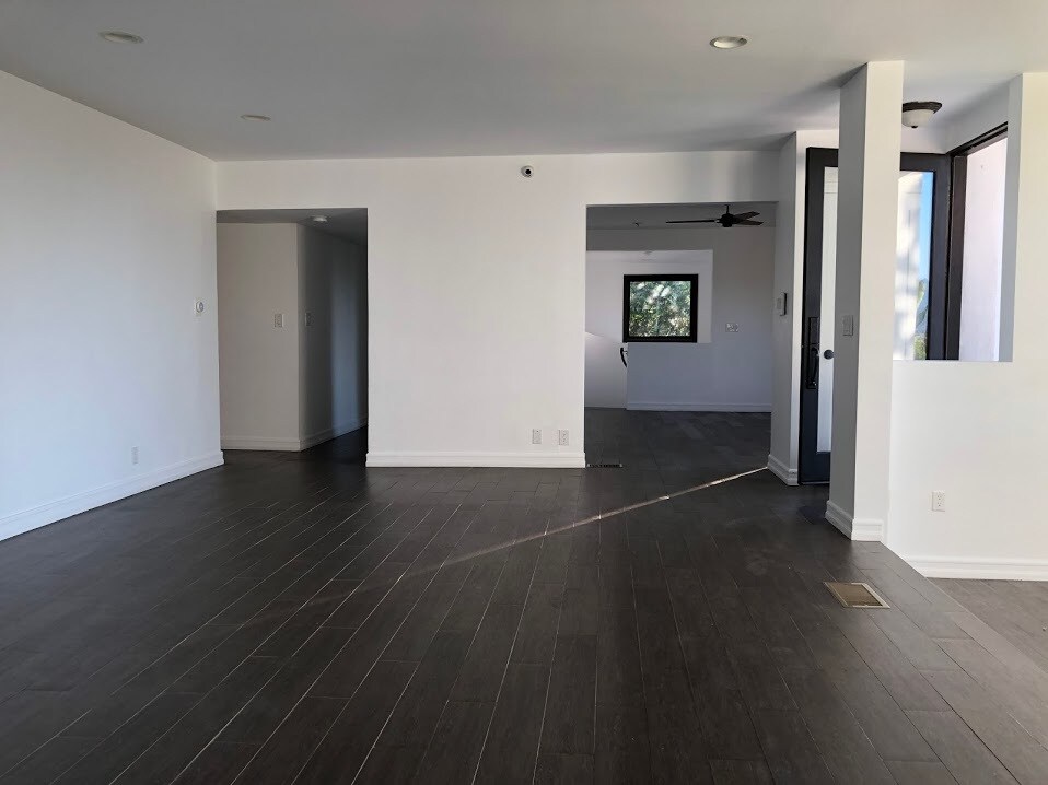 Building Photo - 11420 Decente Ct