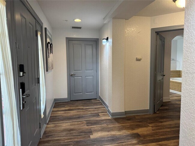 Building Photo - 1300 Seven Eagles Ct