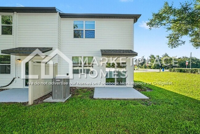 Building Photo - 11777 Sylvia St