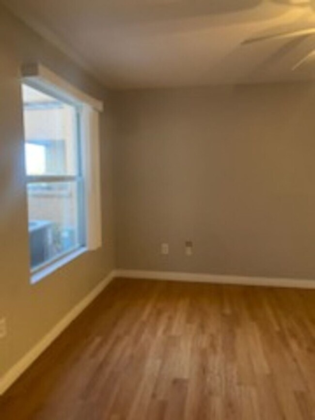 Building Photo - 1 Bedroom Condo located at Bella Club