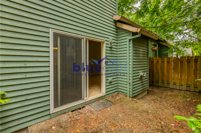 Building Photo - 520 SW 150th Ave