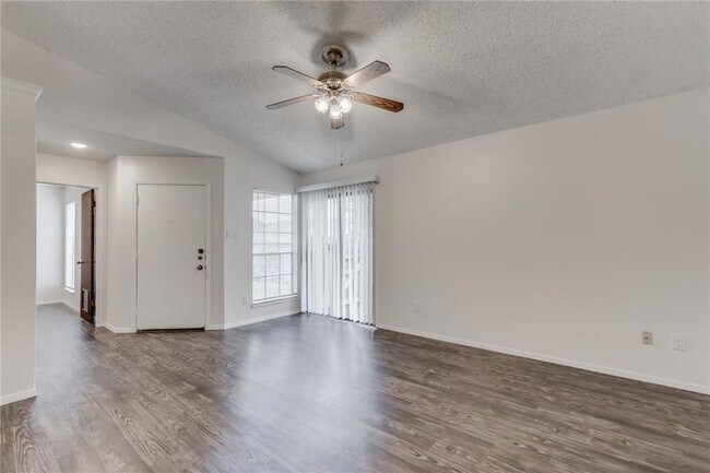 Building Photo - 11405 Walnut Ridge Dr