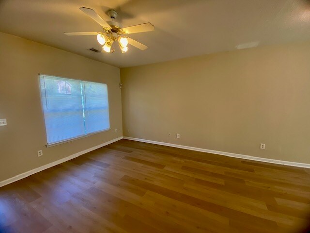 Building Photo - 280 Brookview Dr