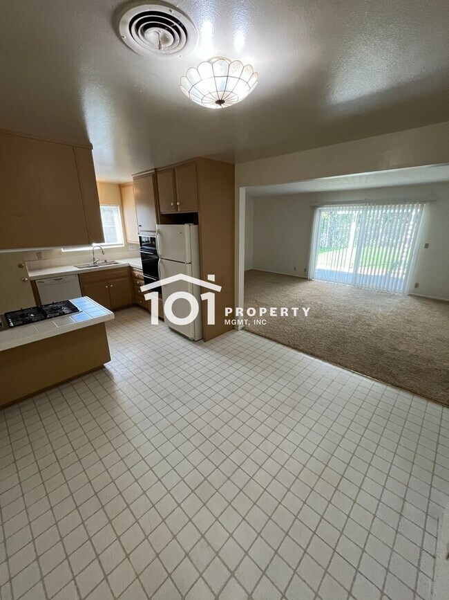 Building Photo - Spacious 3-Bedroom Home Near the Beach — Santa Barbara Shores