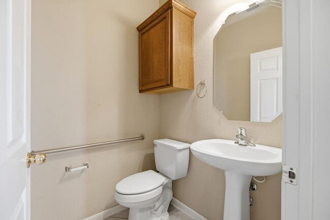 Building Photo - 904 Winding Creek Pl