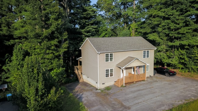 Primary Photo - 97 Taylor Rae