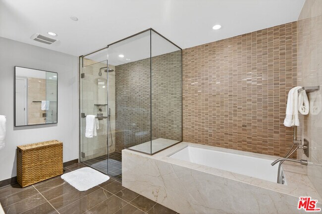 Building Photo - 1755 Ocean Ave