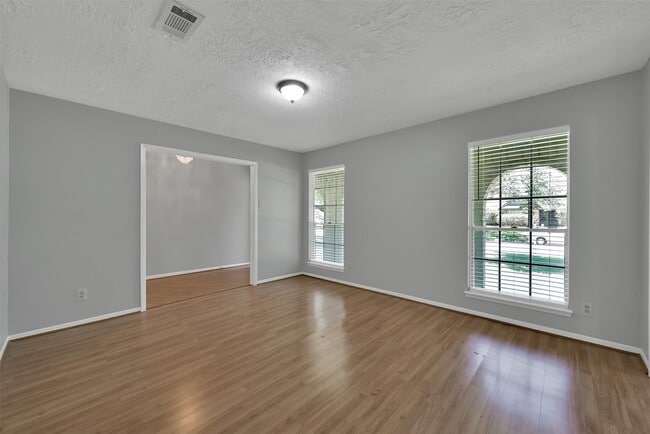 Building Photo - 27121 Wells Ln