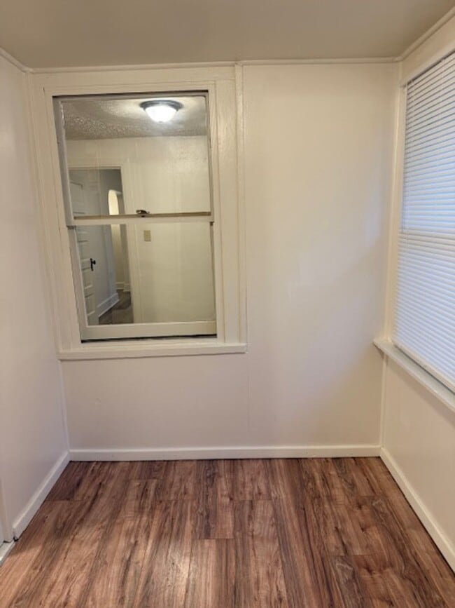 Building Photo - Quaint one bedroom home for rent at just $...