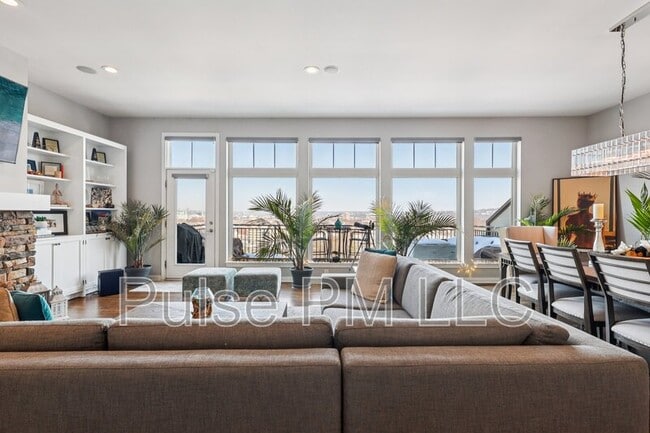 Building Photo - 1226 Grays Peak