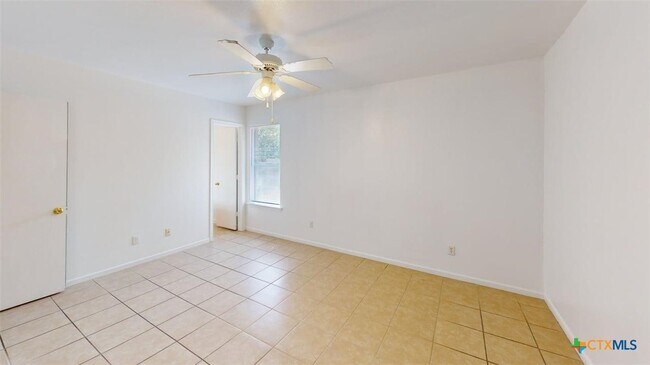 Building Photo - 208 Elbert Ln