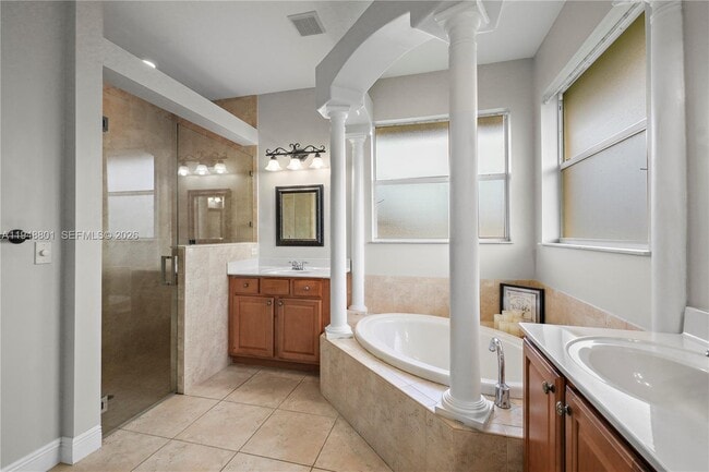 Building Photo - 315 SE Fisk Rd