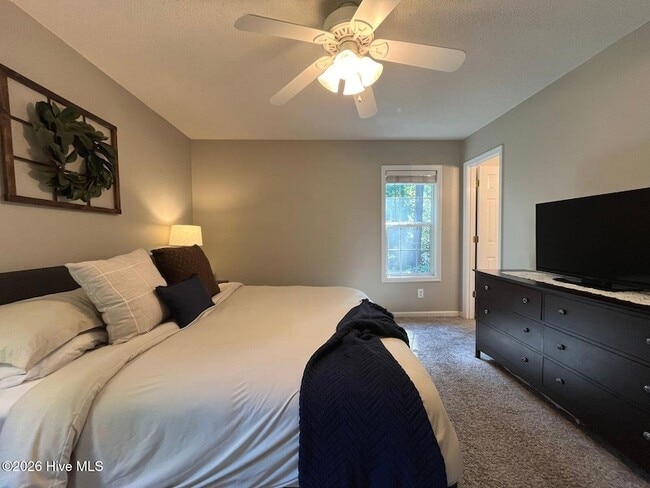 Building Photo - 2400 Longleaf Dr SW