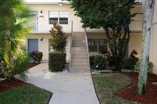 Building Photo - 428 Saxony Way