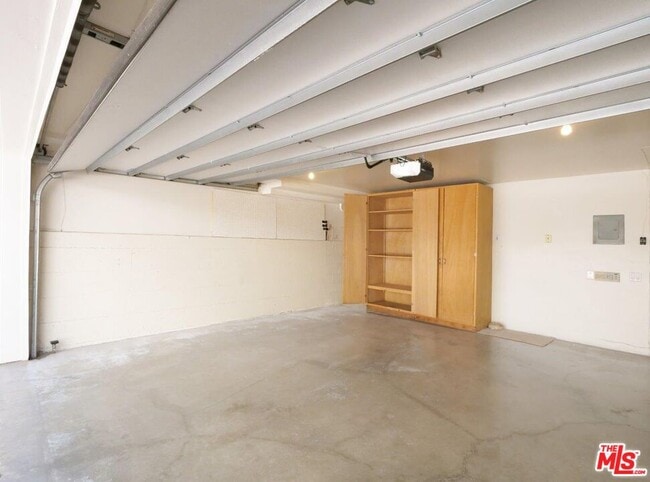 Building Photo - 515 N Gertruda Ave