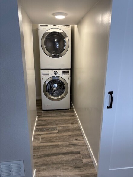 Building Photo - 106 W North St