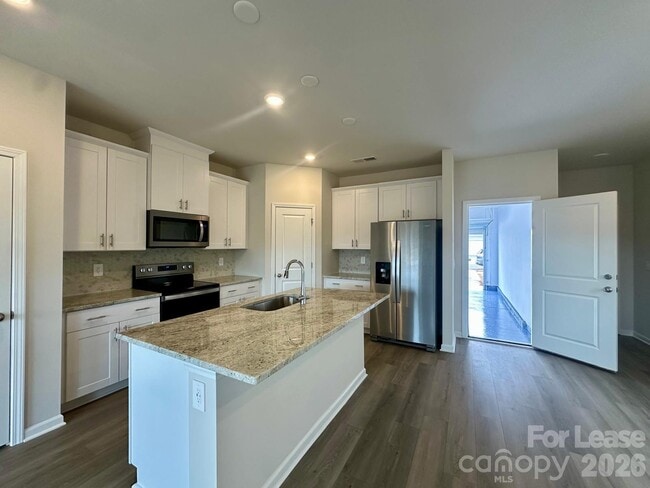 Building Photo - 4130 County Down Ave