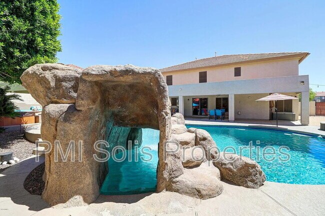 Building Photo - 13412 W Annika Dr