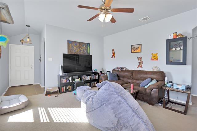 Building Photo - 515 Elm Grove