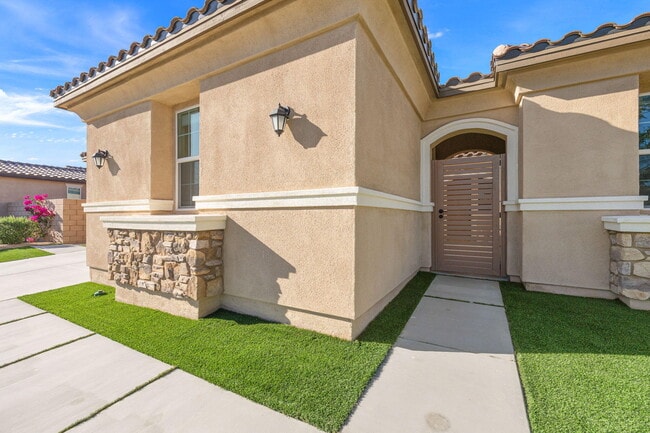 Building Photo - 81890 Via Encinitas