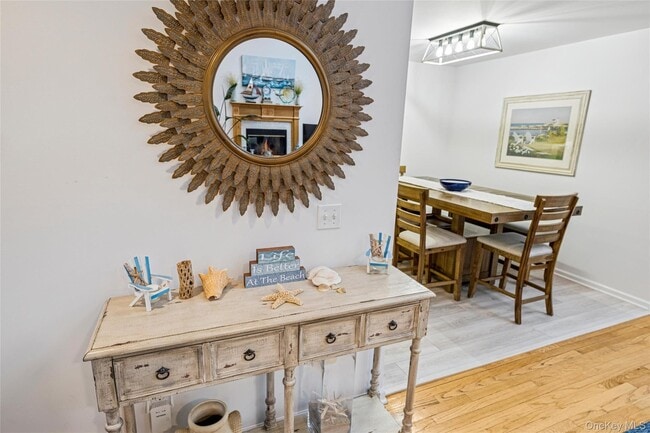 Building Photo - 4 The Registry