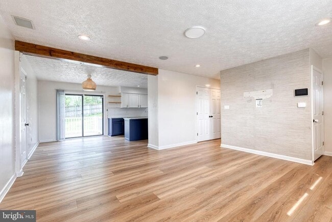 Building Photo - 1577 Loring Ct