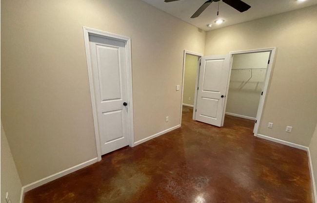 Building Photo - 1 BD/1 BA