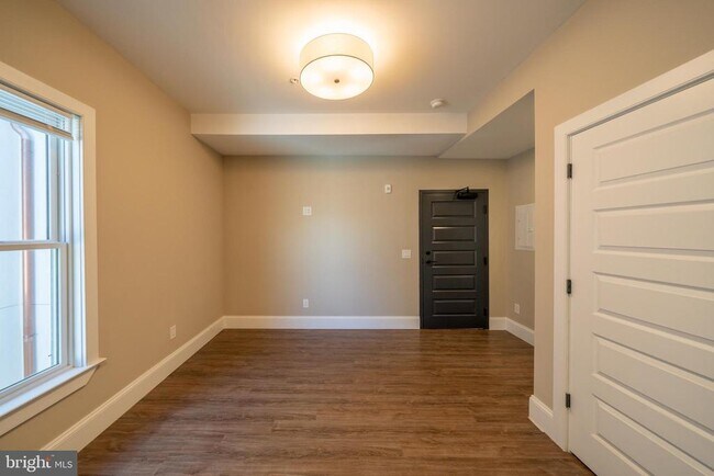 Building Photo - 29 E Gay St