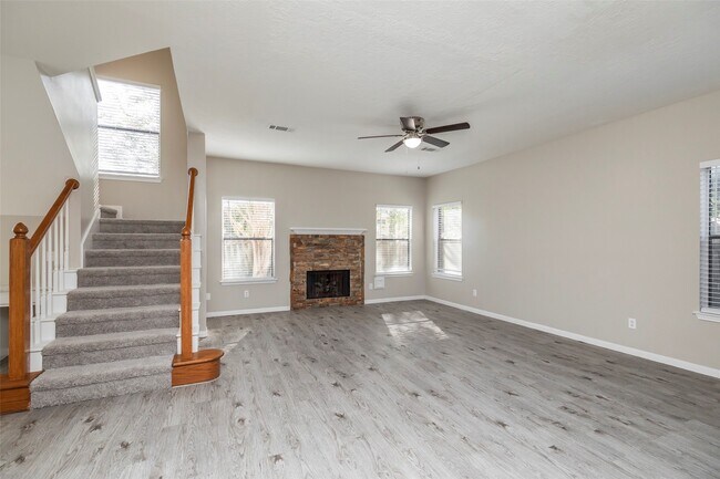 Building Photo - 13110 Mills River St