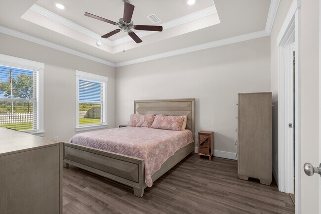 Building Photo - 1048 Pheasant Cir