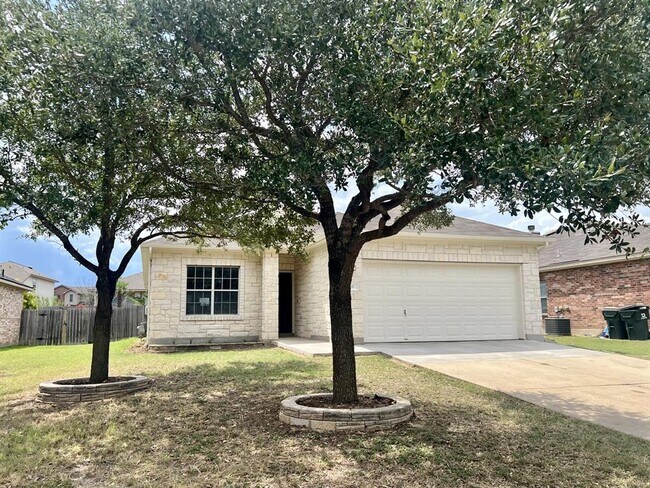 Building Photo - 141 Poplarwood Dr