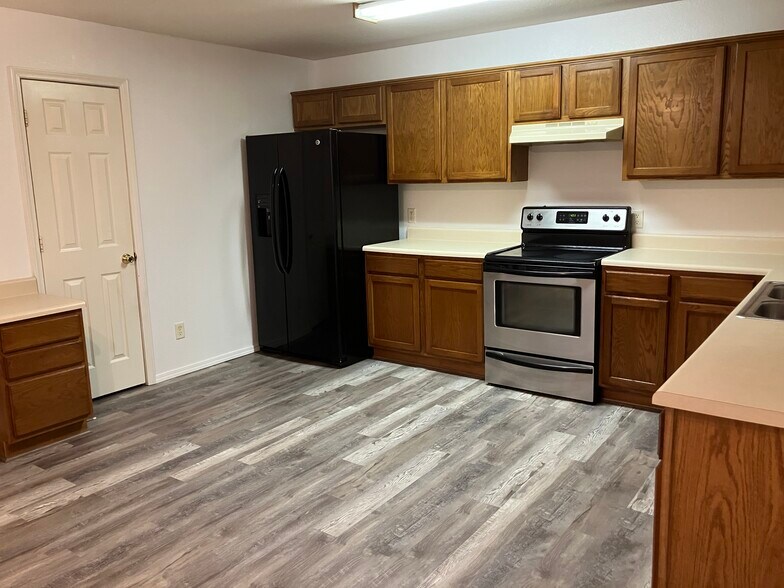 Building Photo - 36 Holly Dr