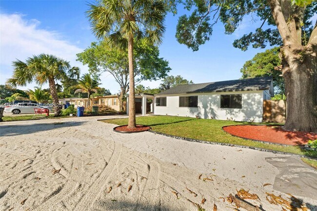 Building Photo - 1516 SW 30th Terrace