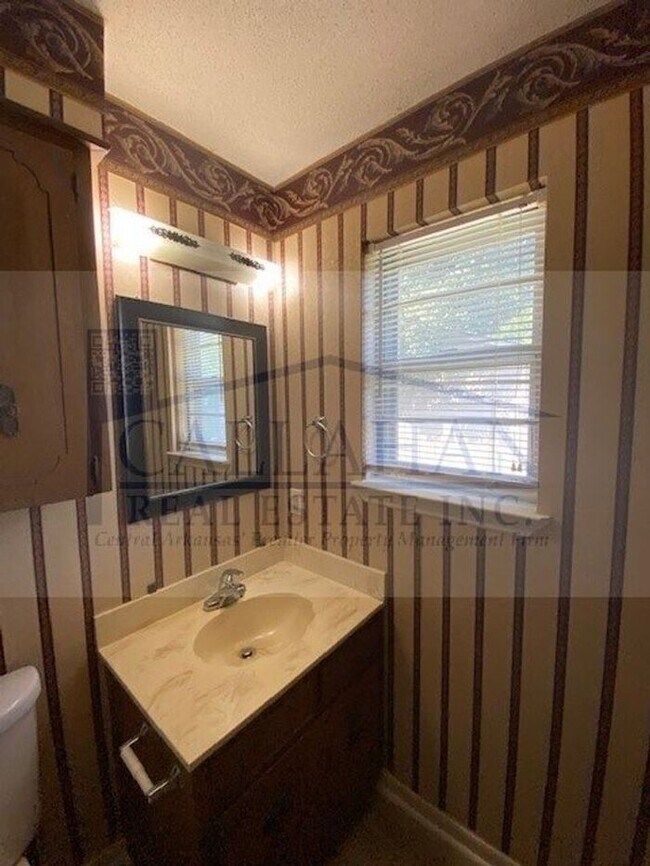 Building Photo - Sherwood 3 Bedroom Home