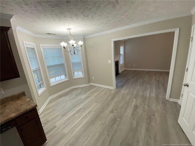 Building Photo - 2106 Crain Ct