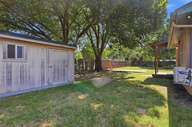 Building Photo - 1941 Lariat Ln